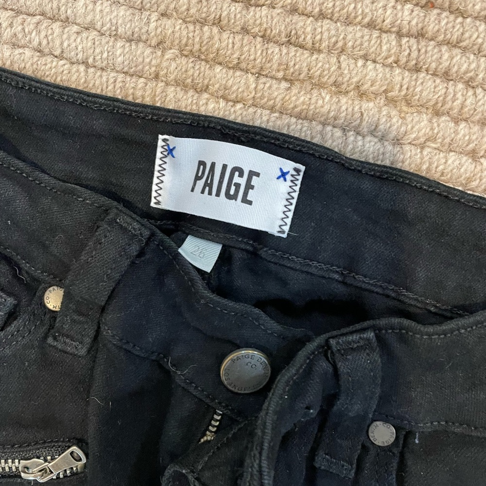 PAIGE black skinny Jean size 26. Great condition